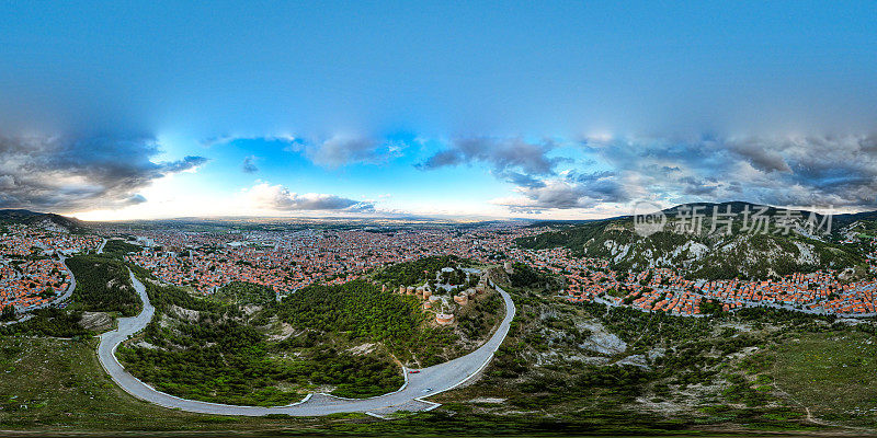 Kütahya 180度全景图来自Kütahya城堡